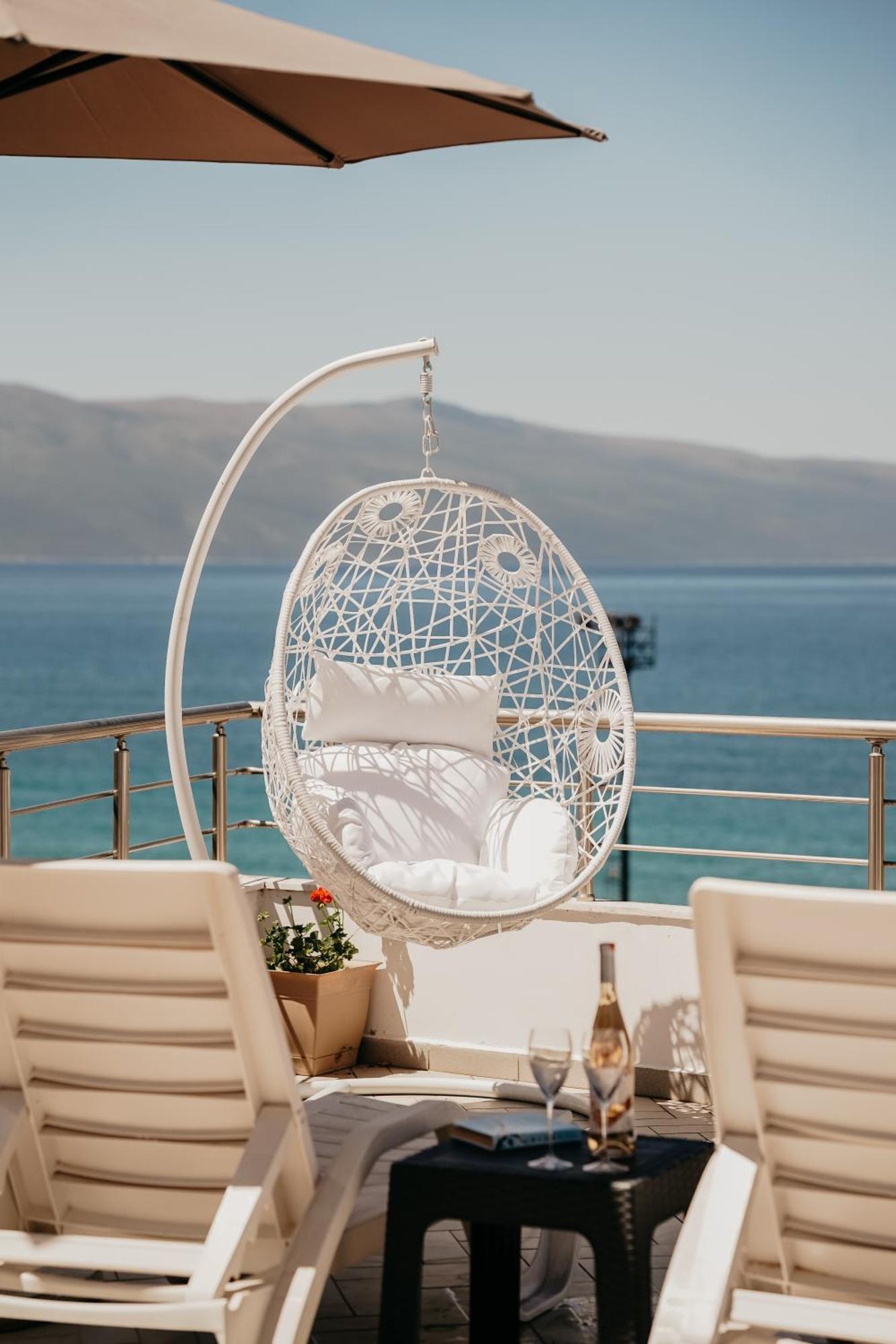 Rrapi Seaview Penthouse - By Eka Luxury Влёра
