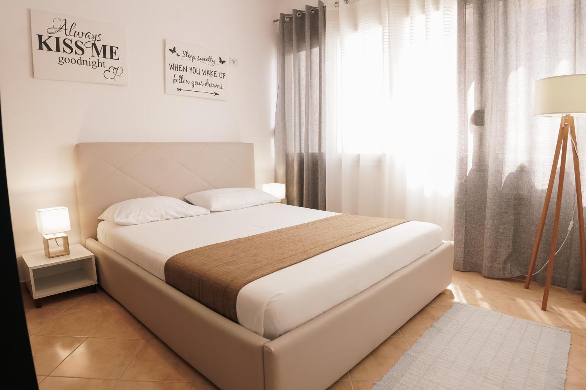Rrapi Seaview Penthouse - By Eka Luxury
